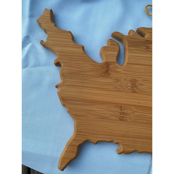 All Wood Cutting Serving Board shaped like America / USA / United States EUC - Picture 7 of 14